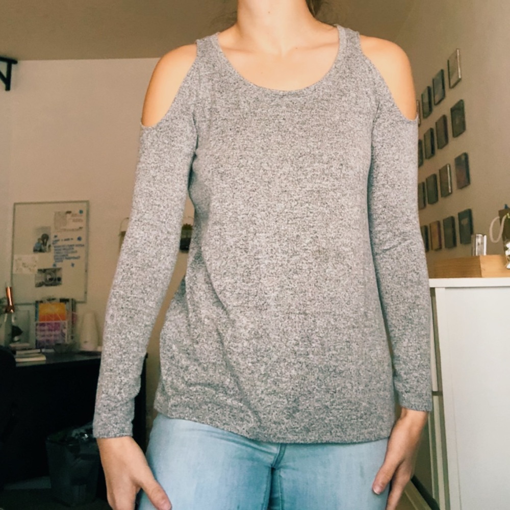 Open shoulder top